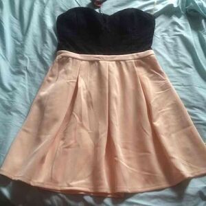 𝅺strapless dress in black and blush